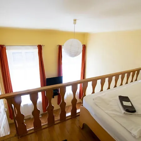 Standard By Hi5 - Sofie's * Budapest